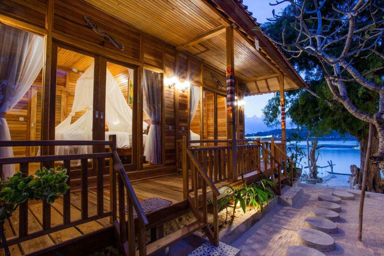 Wooden Beach Sunset Cottages نوسا ليمبونغان المظهر الخارجي الصورة